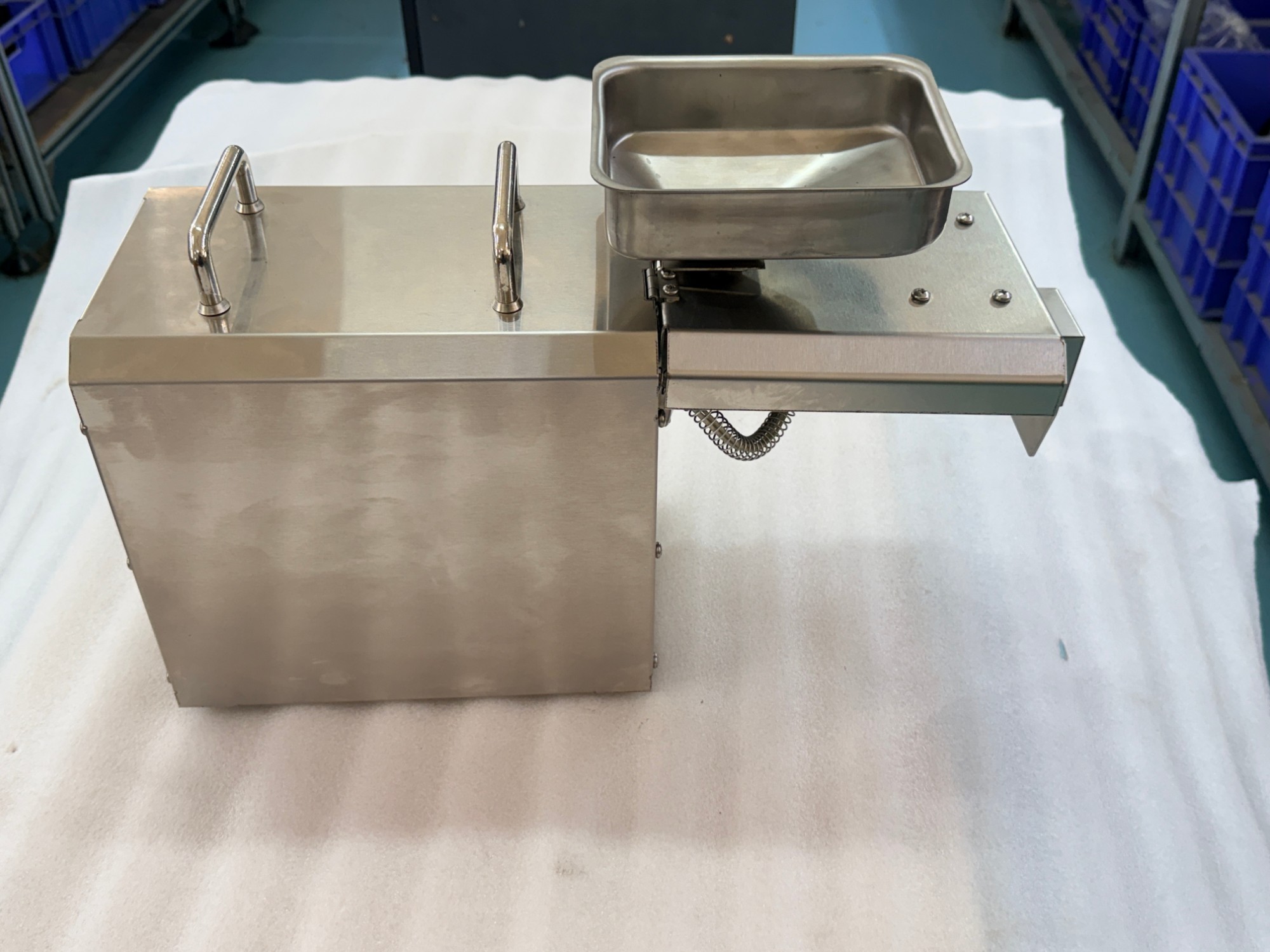 Hakura Duet — rear with collection tray